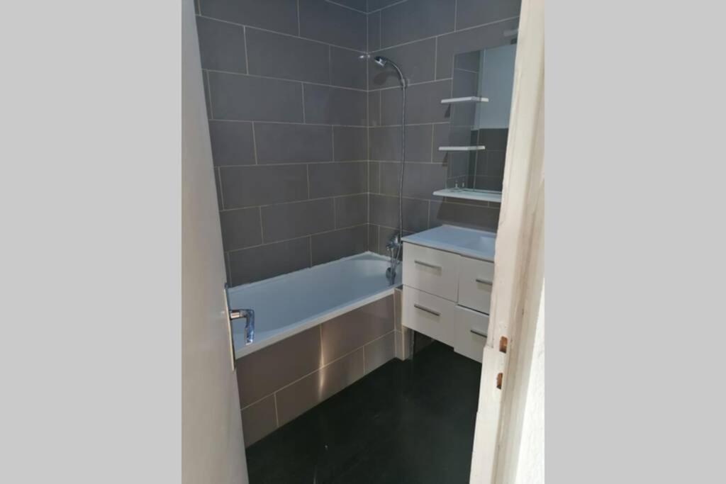 Appartement Meuble A Villeneuve Les Maguelone Exterior photo